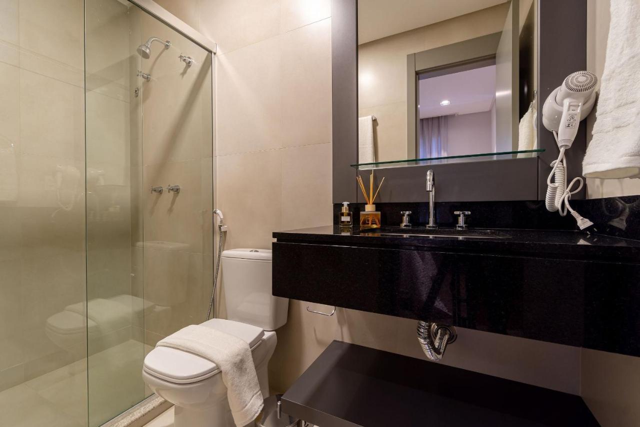 Aion Suites 103 - Compacto E Luxuoso Loft - Rooftop Com Piscina E Academia - A Poucos Passos Da Praia Bombinhas Bagian luar foto